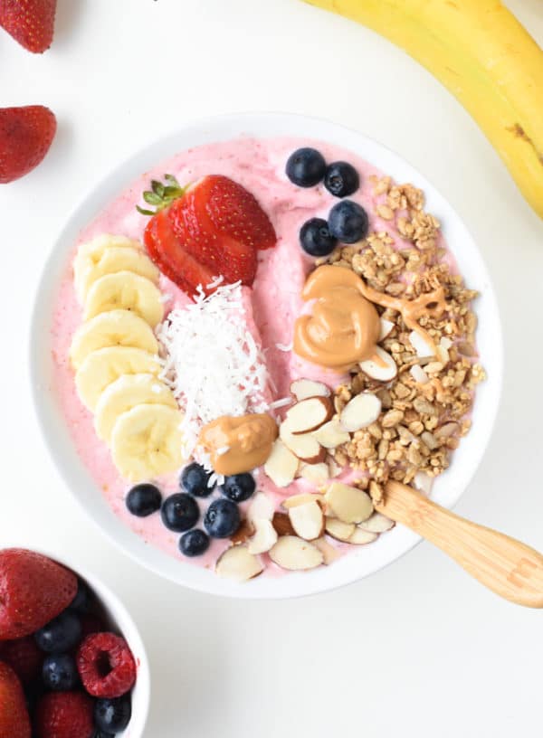 3-Ingredient Strawberry Banana Smoothie Bowl - The Conscious Plant Kitchen