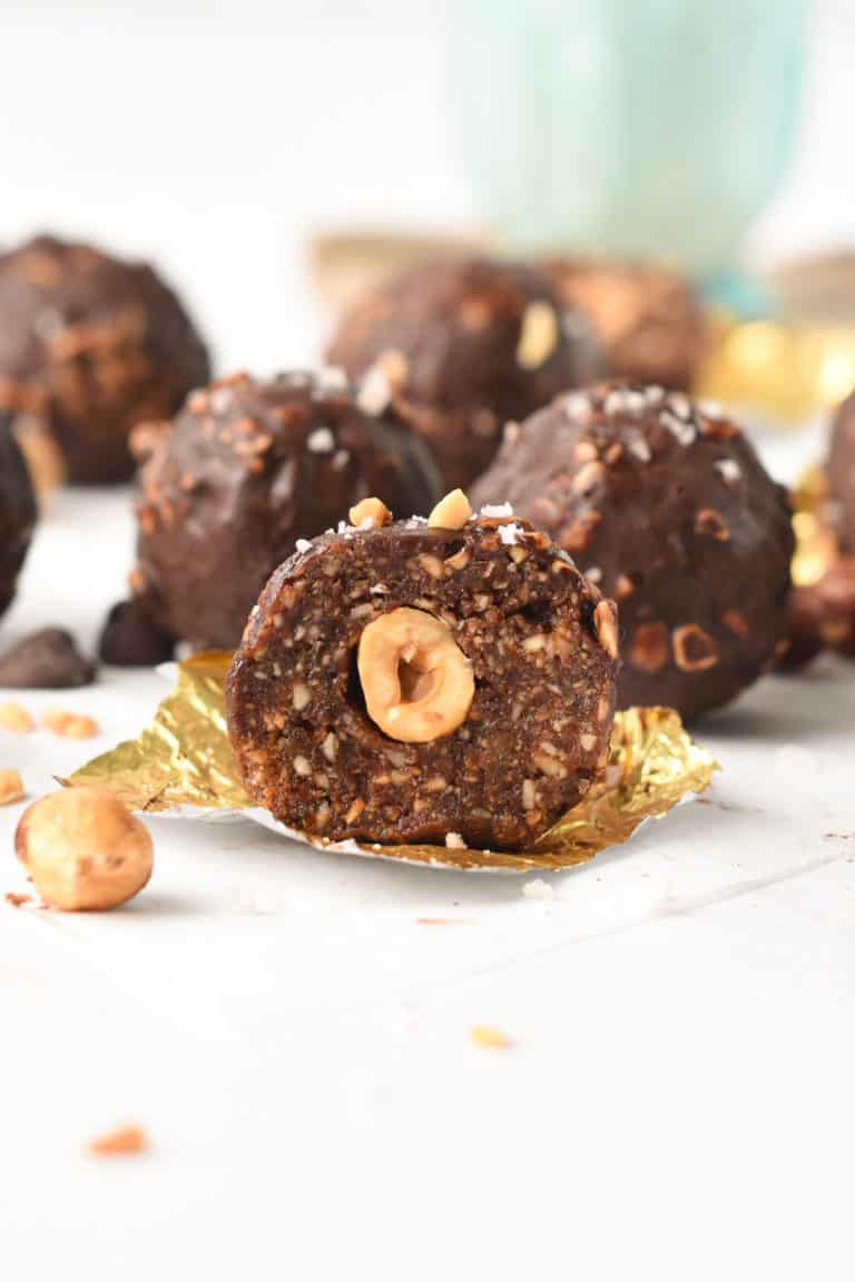 Hazelnut Chocolate Balls (Clean 5-Ingredient Snack) - TCPK