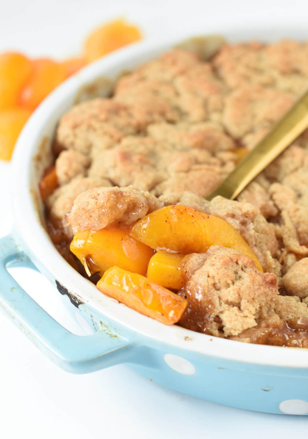 vegan-peach-cobbler-the-conscious-plant-kitchen