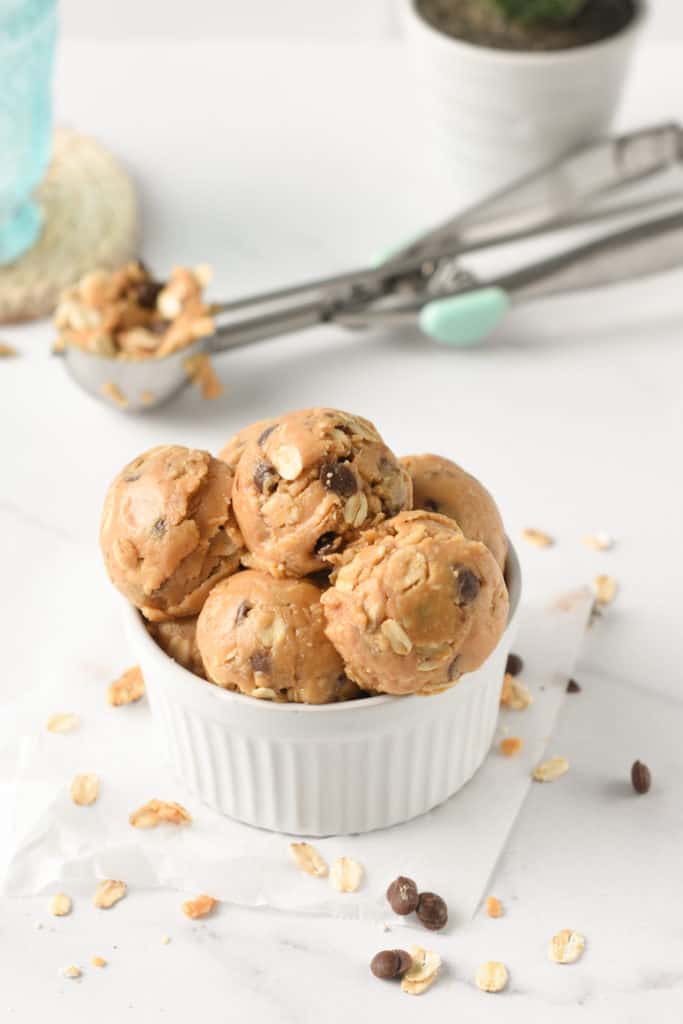 Edible Oatmeal Cookie Dough (5 Ingredients, Healthy) - The Conscious ...