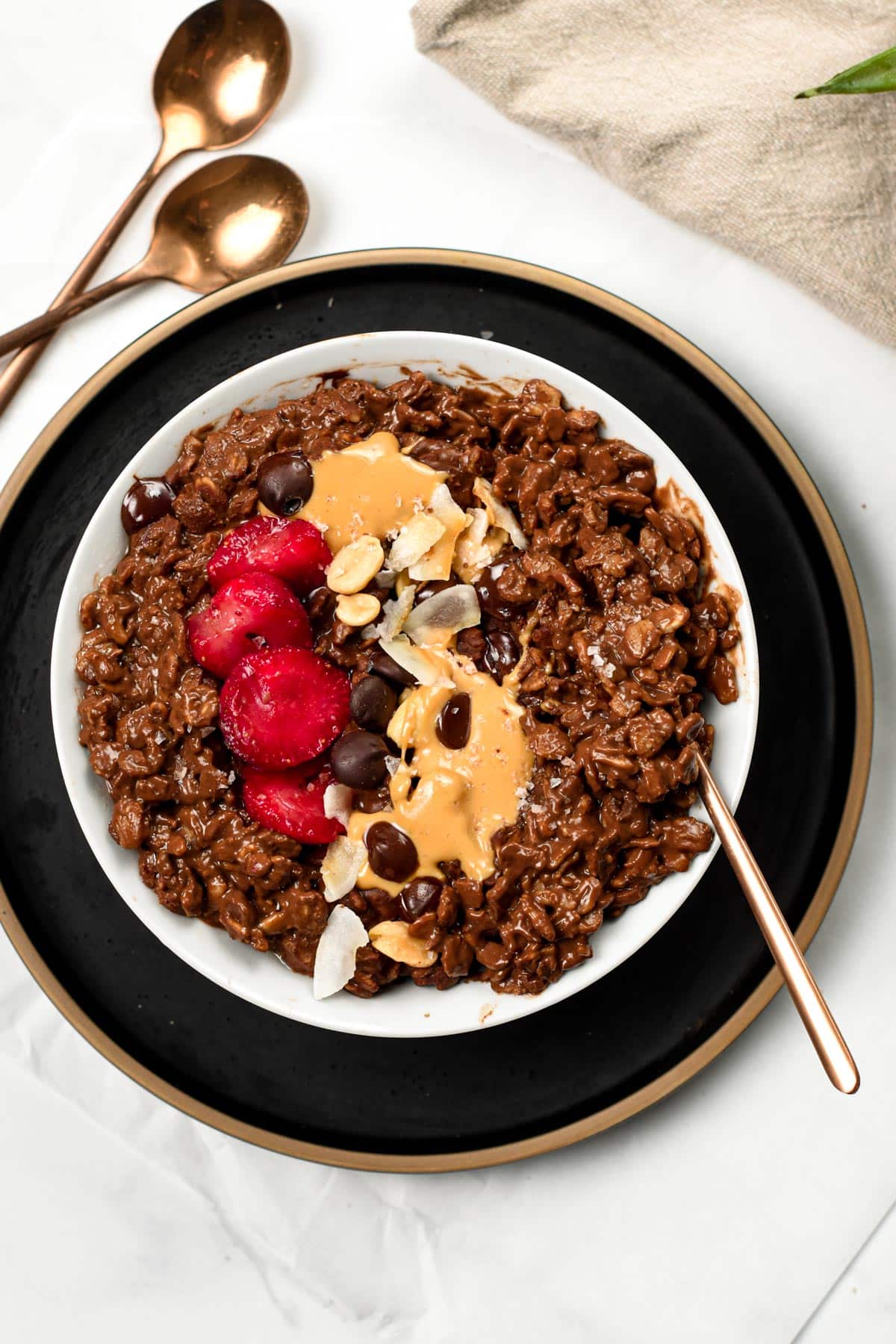 Chocolate Oatmeal {Easy Breakfast with Topping Ideas} –