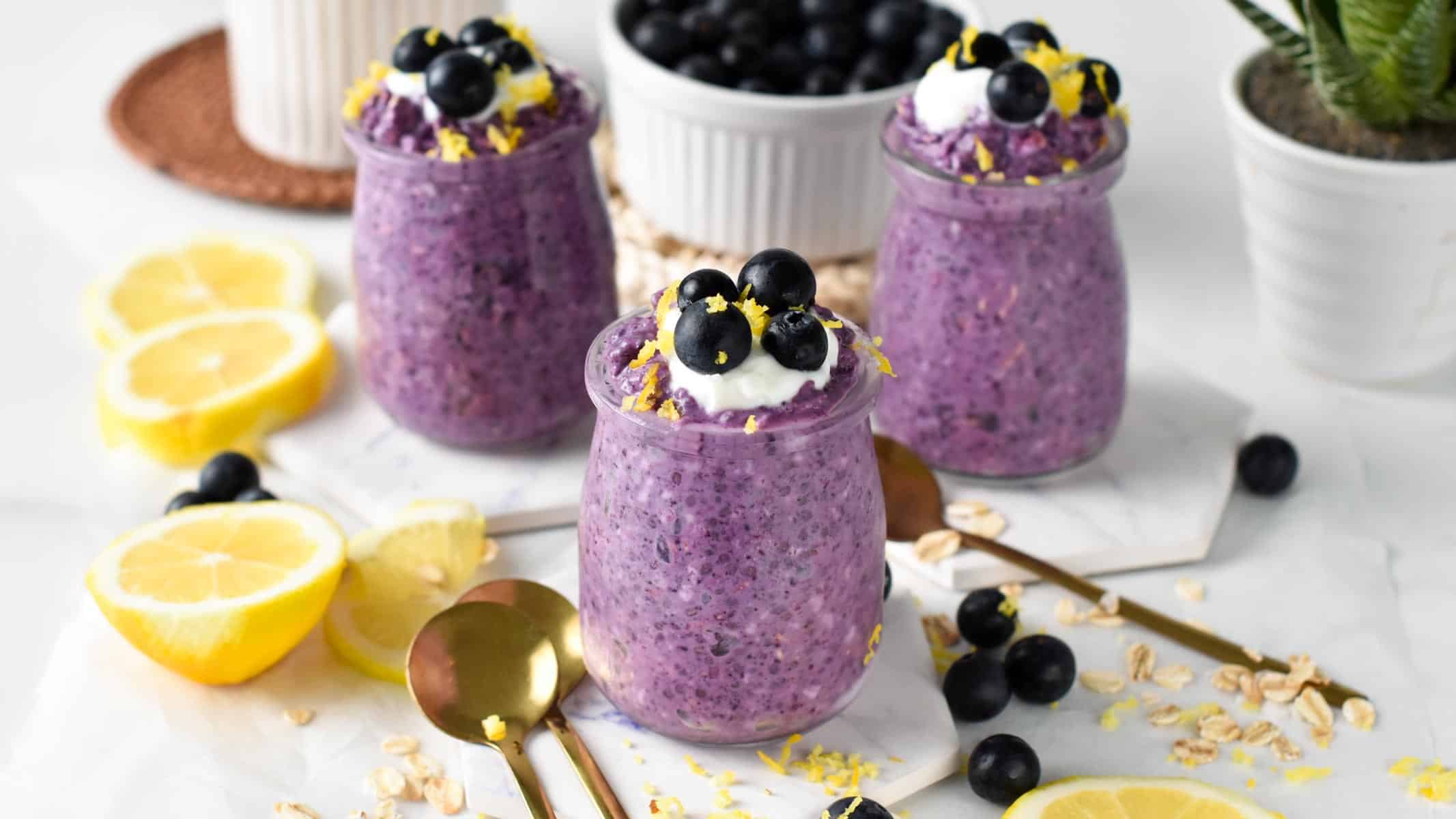 Overnight Oats with Yogurt and Blueberries (to Share with the Kids)