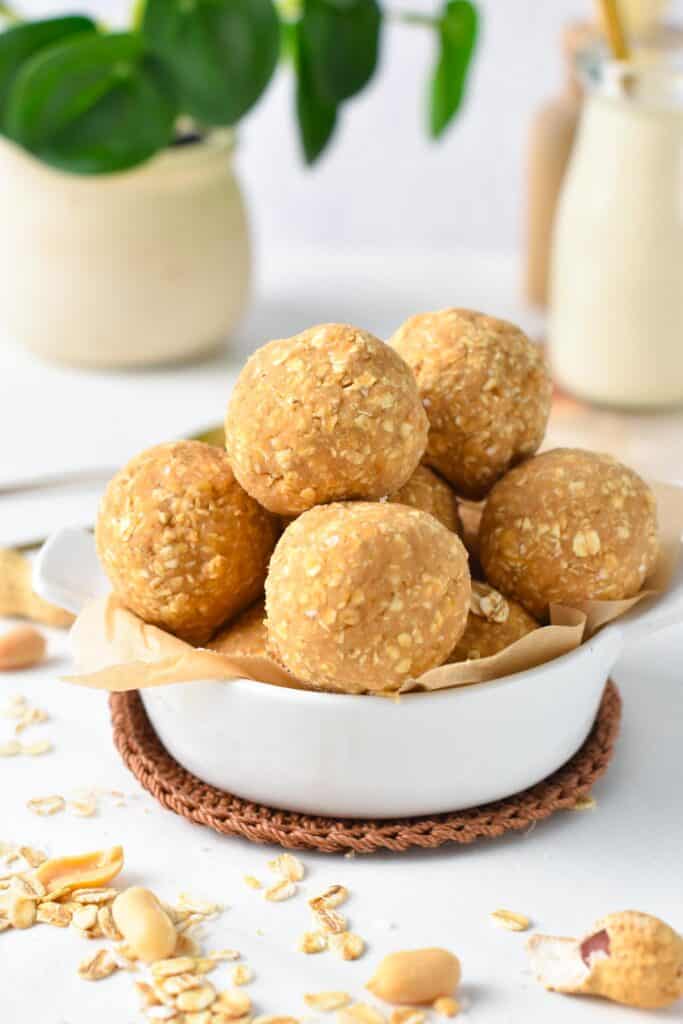 low-calorie-protein-balls-the-conscious-plant-kitchen