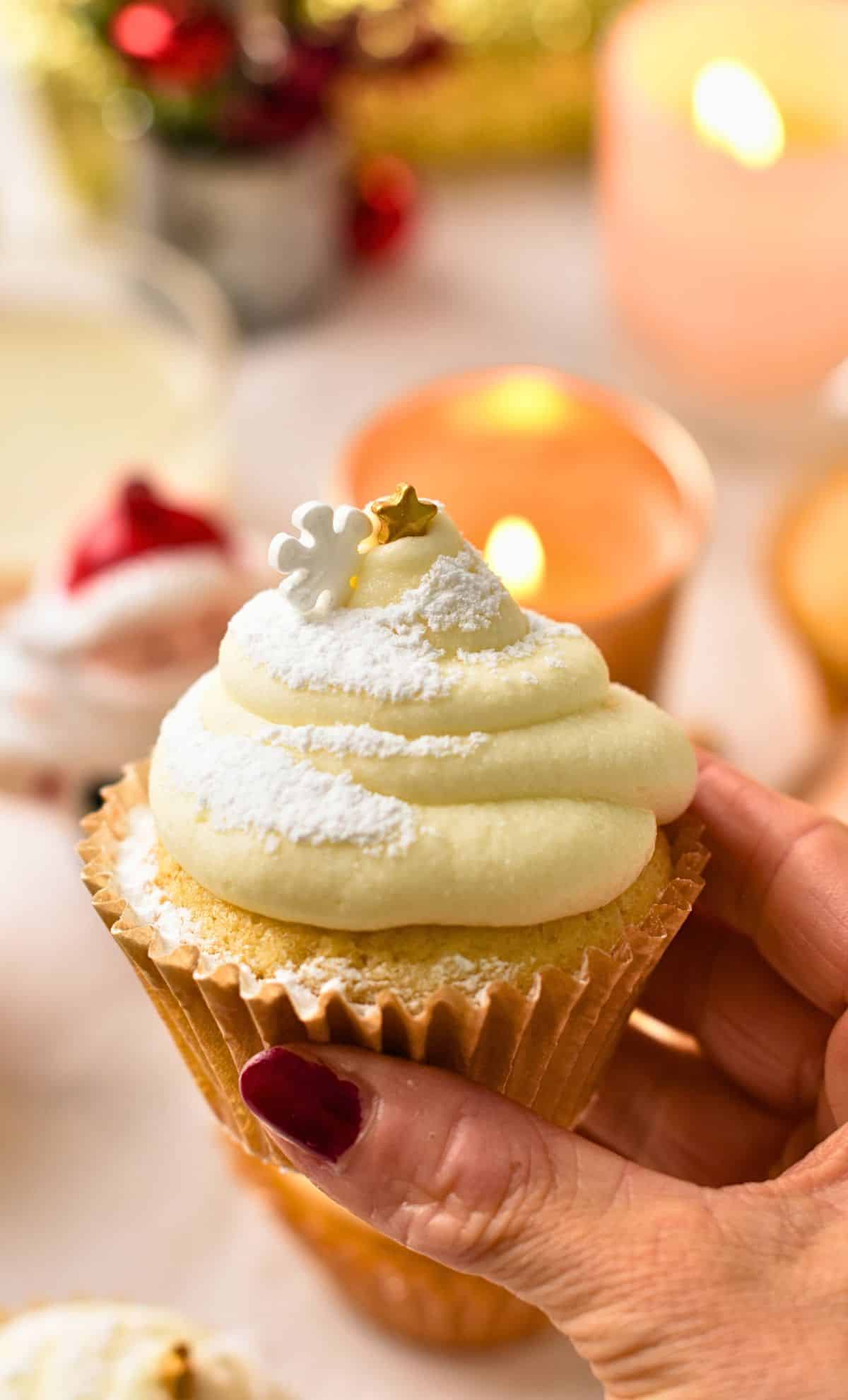 Easy Vanilla Cupcakes