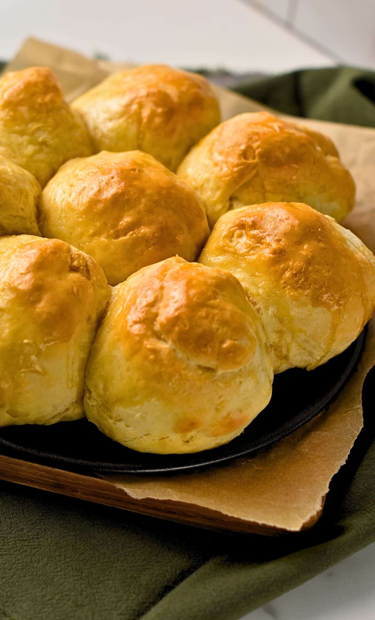 3-Ingredient Dinner Rolls