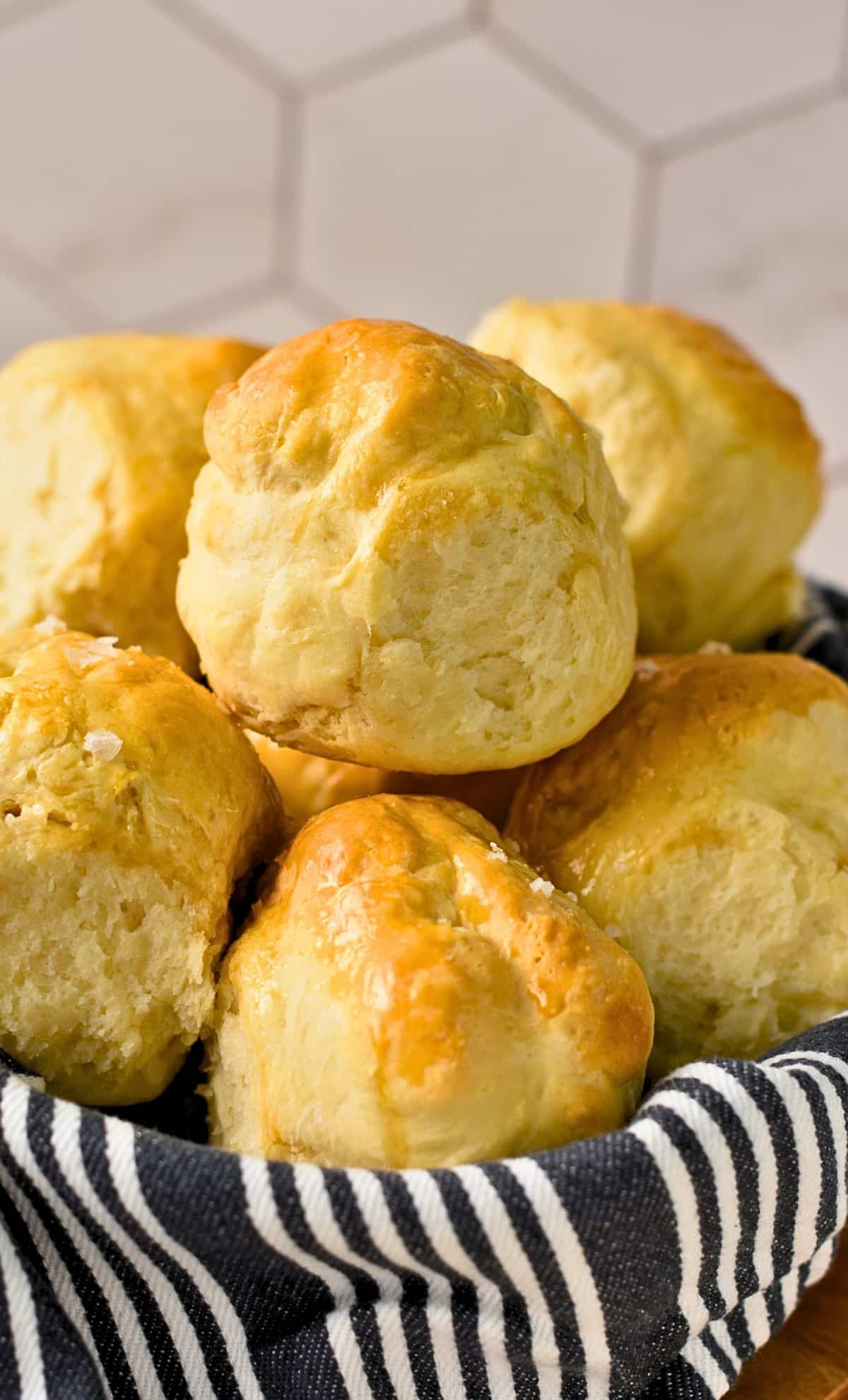 3-Ingredient Dinner Rolls