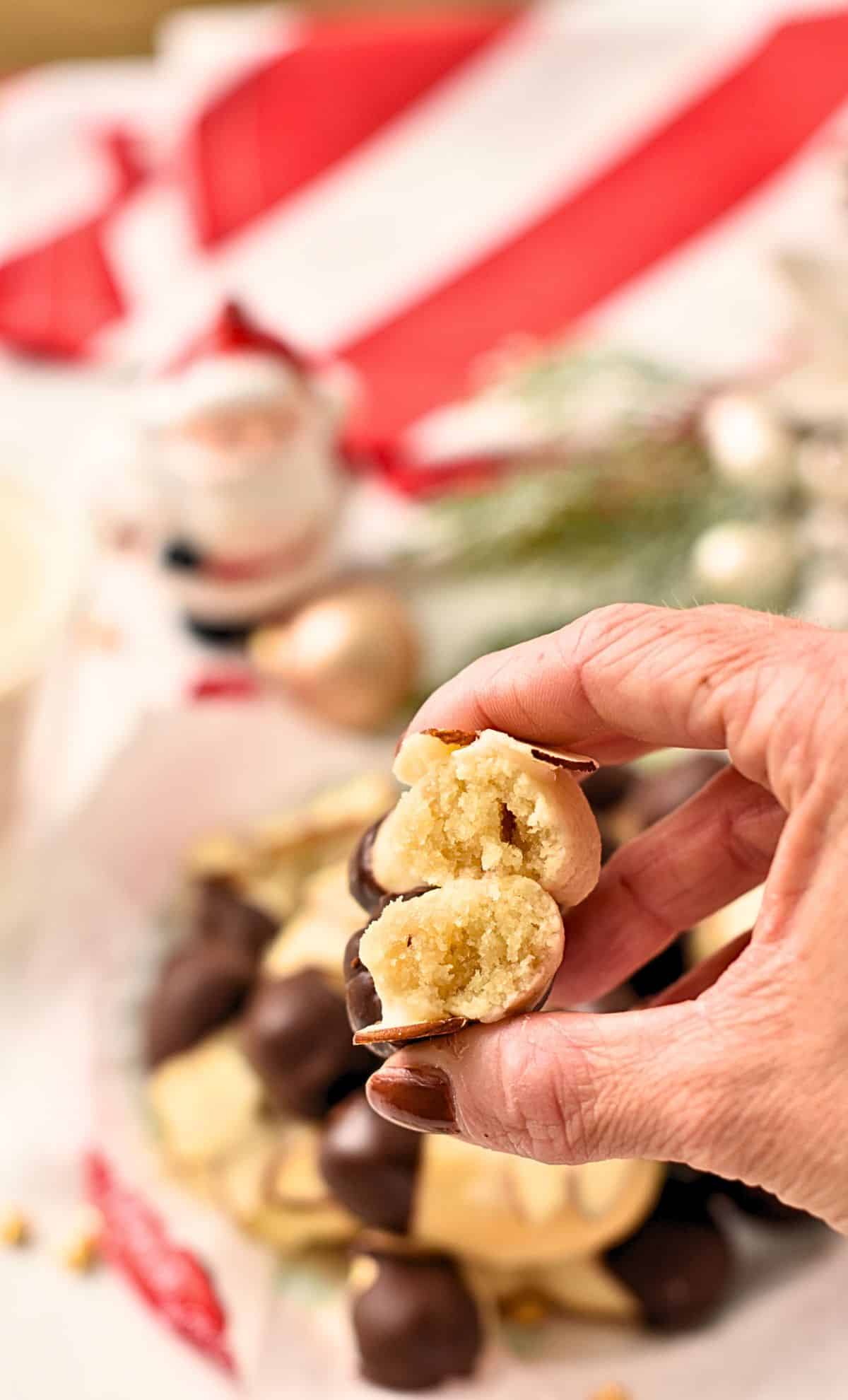 Almond Horns Cookies