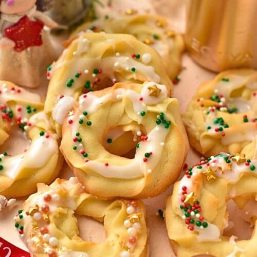 Christmas Wreath Cookies (3 Ingredients)