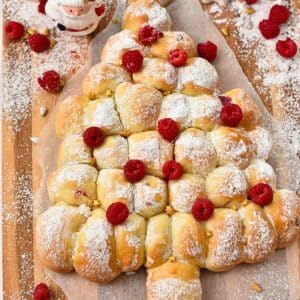 Pull Apart Christmas Tree Bread