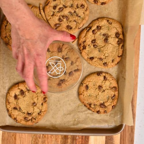 Shrinking baked Tahini Cookies.