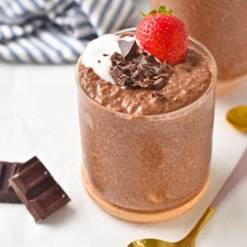 Chocolate Chia Pudding (Healthy, 9g Fiber, 7g Protein)