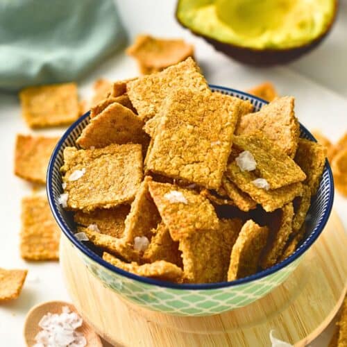 Quinoa Crackers (3 Ingredients)