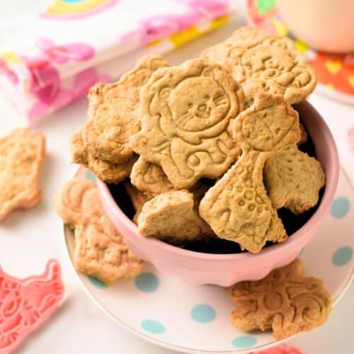 Homemade Animal Crackers (Refined Sugar-Free, 5 Ingredients)